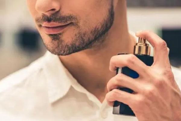 香水怎麼噴？男女必學5個技巧