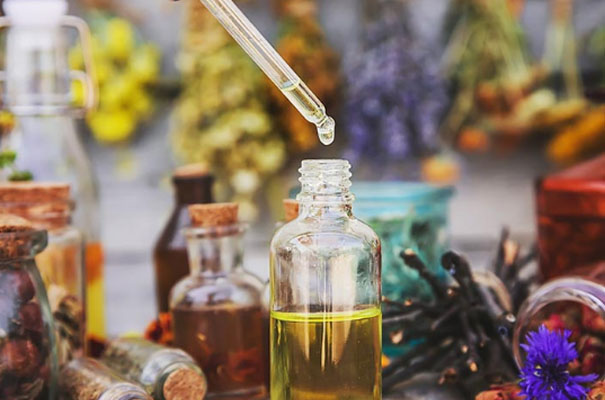 香水是如何制作的？了解製作香水的7個步驟和最新香水知識