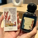 LArtisan-Parfumeur-33-Abyssae包裝瓶身香氛卡片展示